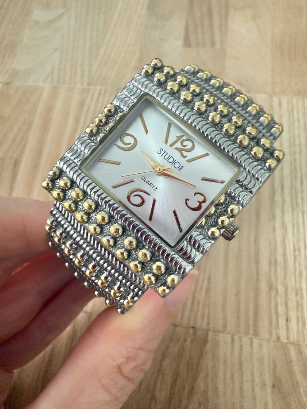 Studio time ladies chunky silver tone cuff bracelet watch NEW BATTERY